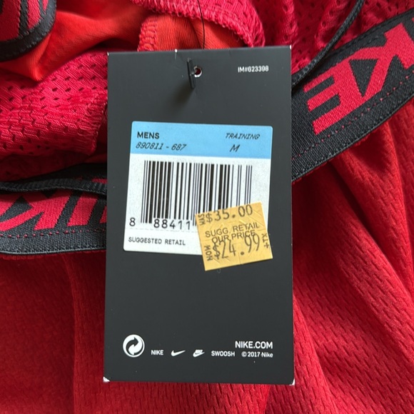 Nike Dri-fit Training Shorts in University Red size medium - Picture 4 of 5